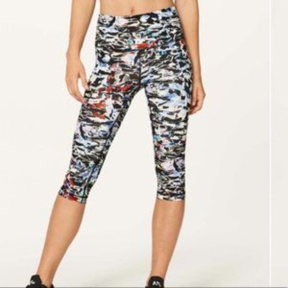 Lululemon Wunder Under Hi-Rise 1/2 Tight Culture Clash Multi Black Crop Leggings - Picture 2 of 6